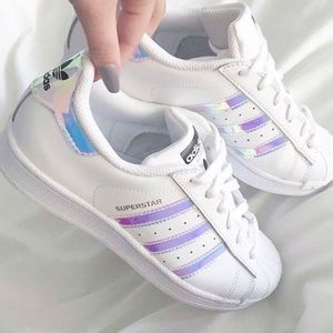 White superstars with irredentist stripes.